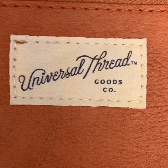 Universal Thread Embroidered Wallet - Picture 4 of 4